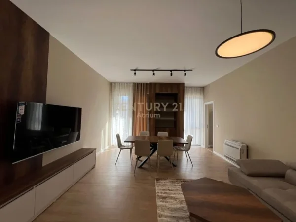 Tirane, jepet me qera apartament 2+1+Ballkon Kati 2, 124 m² 2.000 € (Rezidenca Green Valley)