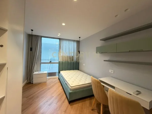 Tirane, jepet me qera apartament 3+1+Ballkon Kati 3, 126 m² 1.200 € (Kodra e Diellit)