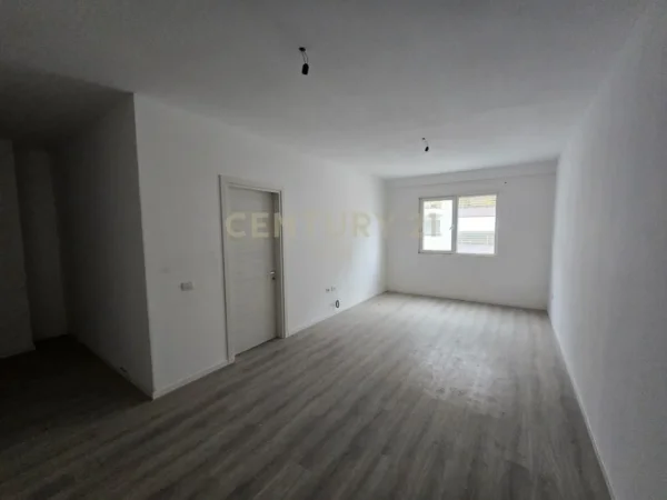 Tirane, shes apartament 1+1+Aneks+Ballkon Kati 5, 71 m² 125.000 € (E-88)