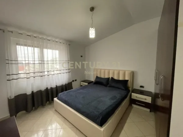 Tirane, jepet me qera apartament 2+1 Kati 5, 135 m² 750 € (Liqeni Thate)
