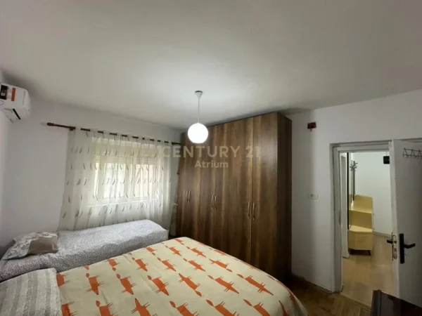 Tirane, jepet me qera apartament 2+1 Kati 4, 71 m² 550 € (Nisheraku)