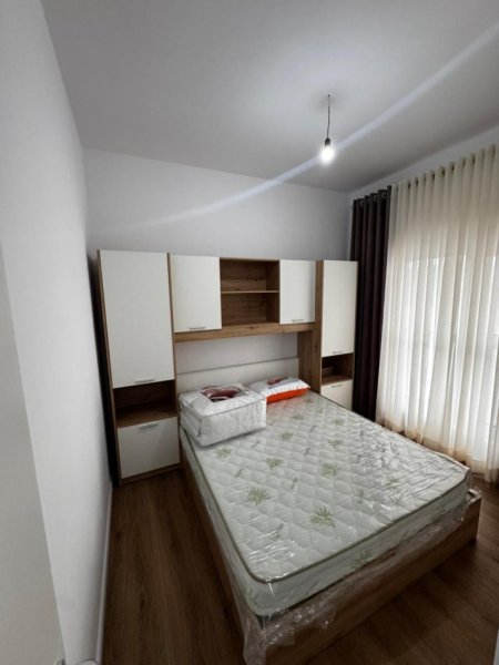 Tirane, jepet me qera apartament 2+1+Ballkon Kati 8, 75 m² 500 € (Rruga Pasho Hysa)