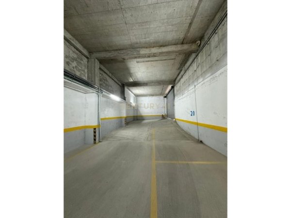 Tirane, jepet me qera garazh | post parkimi Kati 0, 1.258 m² 1.500 € (Shkoze)