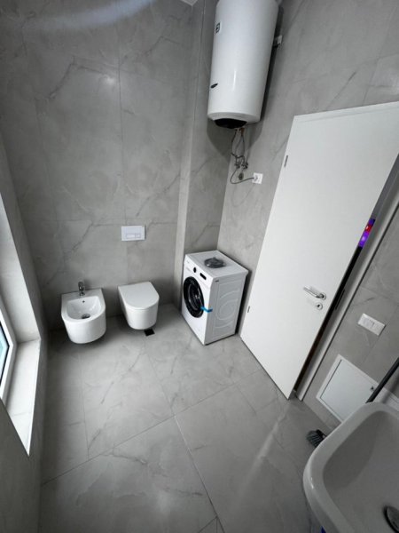 Tirane, jepet me qera apartament 2+1+Ballkon Kati 8, 75 m² 500 € (Rruga Pasho Hysa)