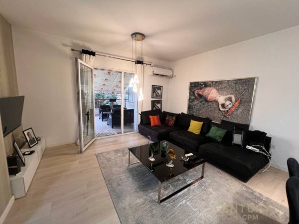 Tirane, shitet apartament 1+1 Kati 1, 130 m² 230.000 € (Hipoteka)