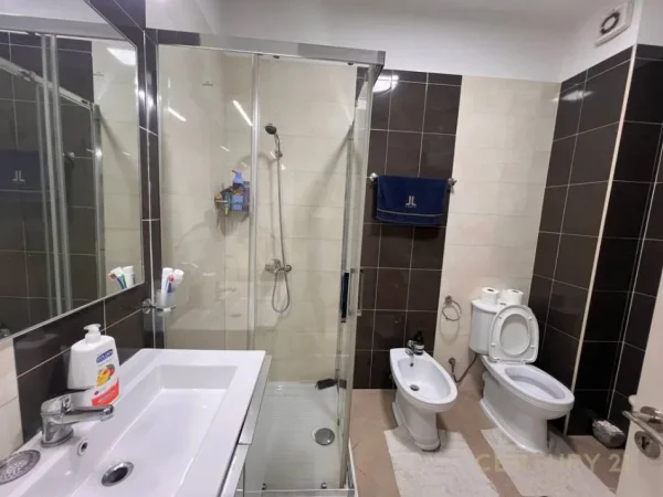 Tirane, shitet apartament 1+1 Kati 1, 130 m² 230.000 € (Hipoteka)