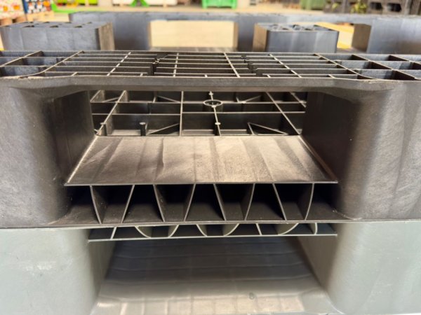 SHITEN PALETA PLASTIKE HDPE – TË REJA