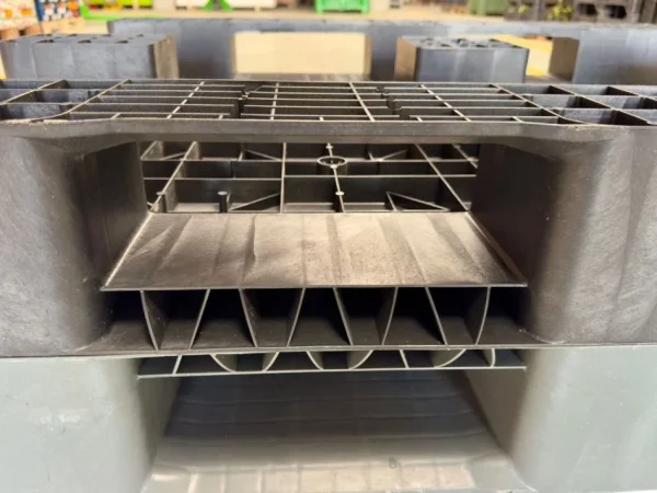 SHITEN PALETA PLASTIKE HDPE – TË REJA