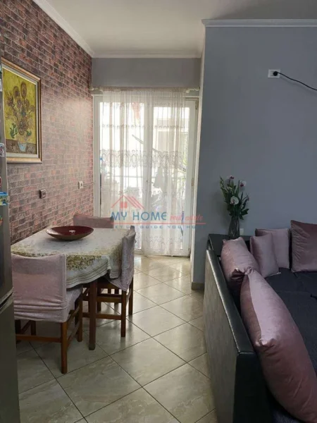 Tirane, shitet apartament 2+1+Ballkon Kati 7, 100 m² 165.000 € (Fresku)