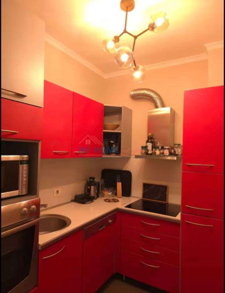 Tirane, jepet me qera apartament+verande | Penthouse 2+1+Ballkon Kati 10, 145 m² 1.200 € (Rruga Ibrahim Rugova)