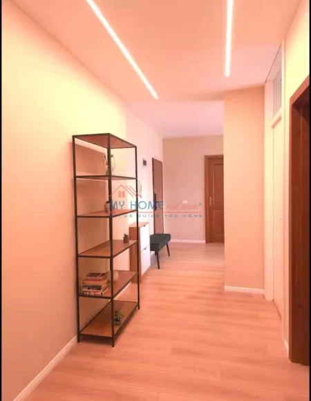 Tirane, jepet me qera apartament+verande | Penthouse 2+1+Ballkon Kati 10, 145 m² 1.200 € (Rruga Ibrahim Rugova)