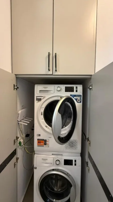 Tirane, jepet me qera apartament 2+1+Ballkon Kati 8, 110 m² 1.200 € (Qender)