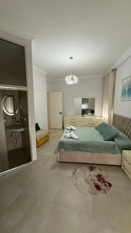 Tirane, jepet me qera apartament 2+1+Ballkon Kati 8, 110 m² 1.200 € (Qender)