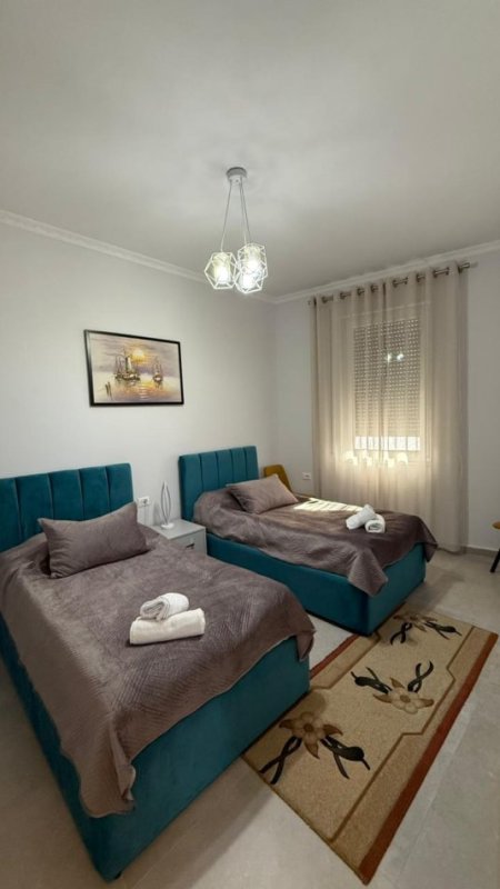 Tirane, jepet me qera apartament 2+1+Ballkon Kati 8, 110 m² 1.200 € (Qender)