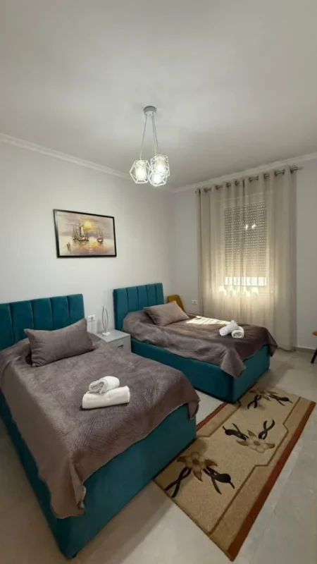 Tirane, jepet me qera apartament 2+1+Ballkon Kati 8, 110 m² 1.200 € (Qender)