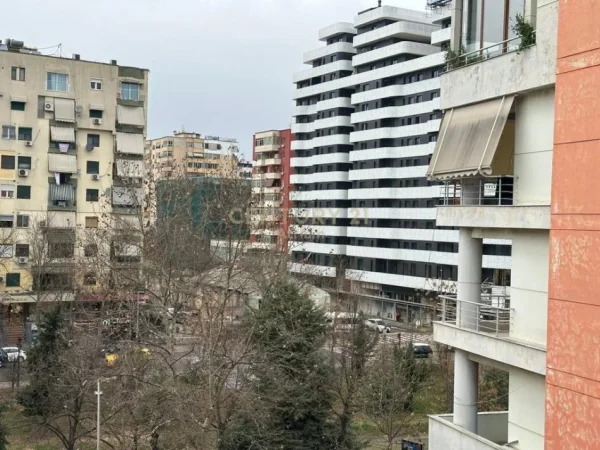 Tirane, jap me qera apartament 2+1 Kati 4, 71 m² 570 € (Nisharaku)