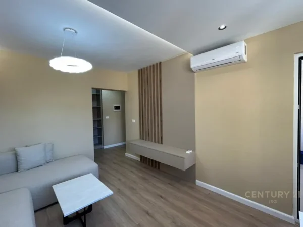 Tirane, jap me qera 1+1 Kati 3, 45 m² 600 € (Zogu i zi)