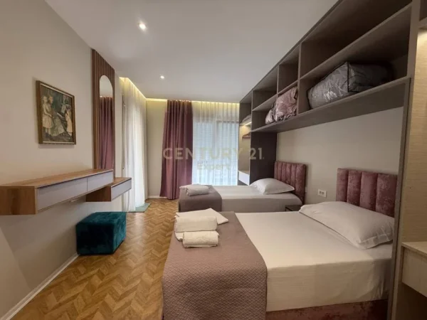 Tirane, jepet me qera apartament 2+1+Aneks+Ballkon Kati 8, 113 m² (Rruga Dritan Hoxha)