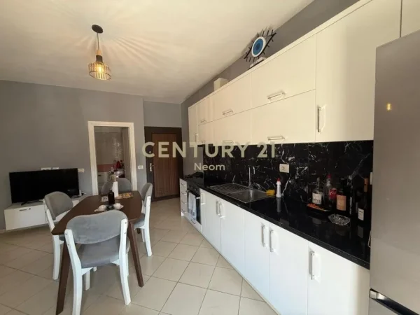 Tirane, jap me qera apartament 1+1 Kati 2, 65 m² 500 € (Kodra e Diellit)