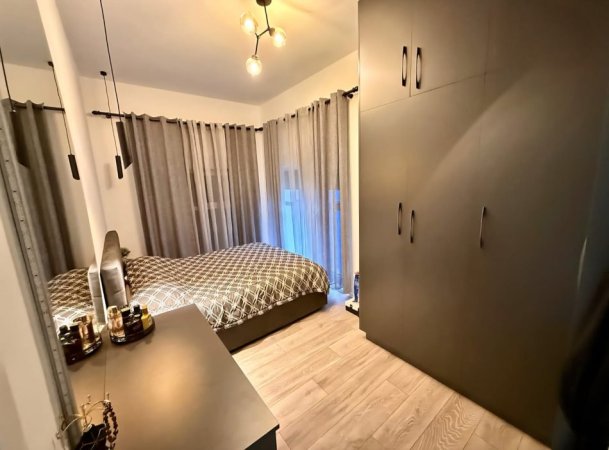 Tirane, shes apartament 2+1+Ballkon Kati 2, 88 m² 145.000 € (Rruga Pasho Hysa)