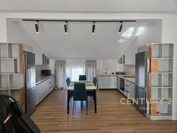 Tirane, jepet me qera apartament 3+1+Aneks+Ballkon Kati 3, 200 m² 1.800 € (SECRET GARDEN)