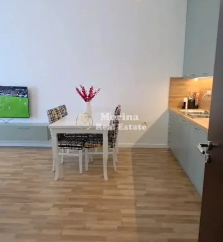 Tirane, jepet me qera apartament 1+1+Ballkon Kati 5, 60 m² 550 € (Rruga e Kavajes)