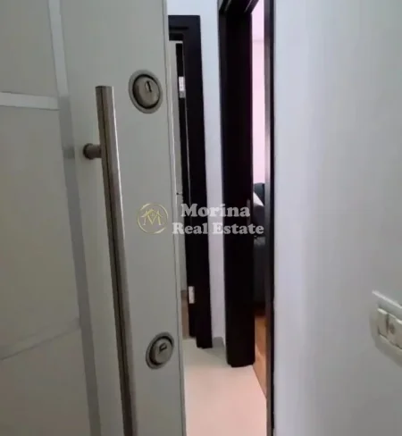 Tirane, jepet me qera apartament 1+1+Ballkon Kati 5, 60 m² 550 € (Rruga e Kavajes)