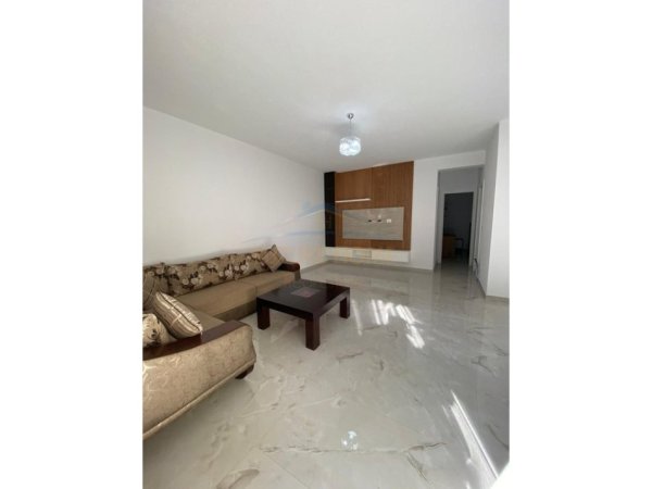 Durres, jepet me qera apartament 2+1 Kati 1, 80 m² 350 € (durres)