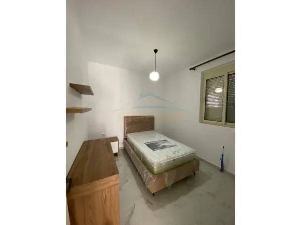 Durres, jepet me qera apartament 2+1 Kati 1, 80 m² 350 € (durres)