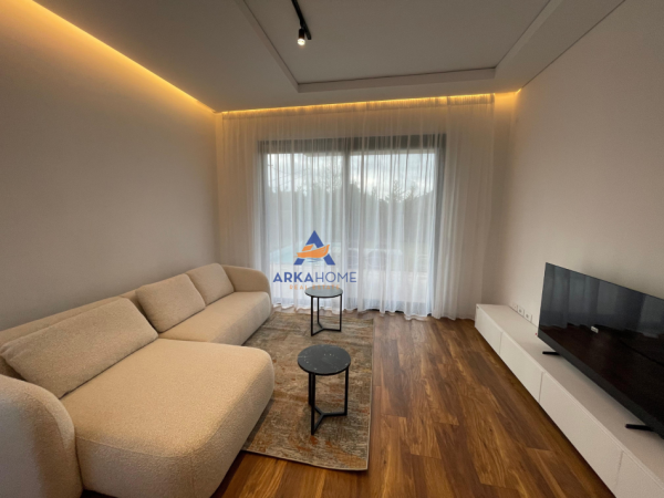 Tirane, jepet me qera Vile 3 Katshe Kati 3, 210 m² 3.400 € 