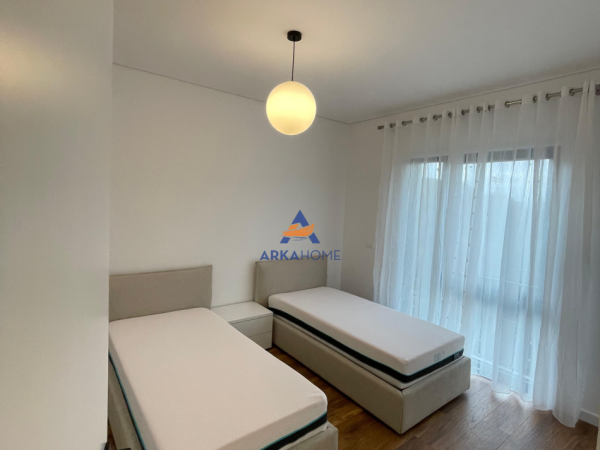 Tirane, jepet me qera Vile 3 Katshe Kati 3, 210 m² 3.400 € 