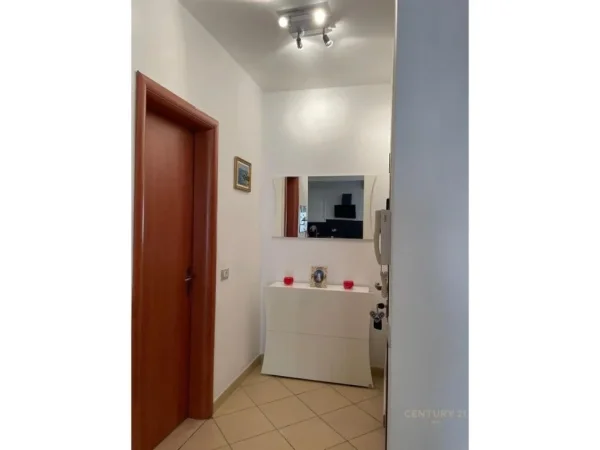 Tirane, jap me qera apartament 1+1 Kati 3, 70 m² 470 € (Kodra e Diellit)