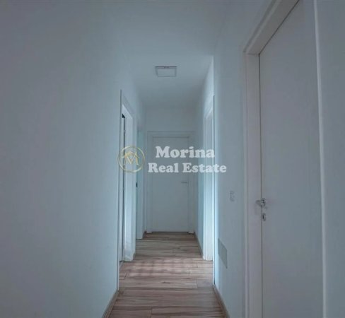 Tirane, jepet me qera ambjent biznesi Kati 6, 132 m² 800 € (Don Bosko)