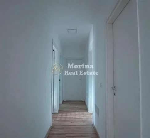 Tirane, jepet me qera ambjent biznesi Kati 6, 132 m² 800 € (Don Bosko)