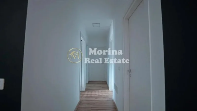 Tirane, jepet me qera ambjent biznesi Kati 6, 132 m² 800 € (Don Bosko)