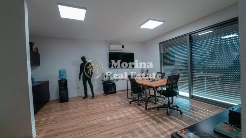 Tirane, jepet me qera ambjent biznesi Kati 6, 132 m² 800 € (Don Bosko)