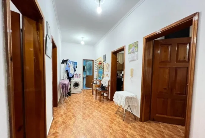 Tirane, shitet Vile 3 Katshe , 230 m² 400.000 € (Ali Demi)