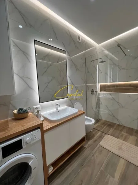 Tirane, jepet me qera apartament 1+1 Kati 8, 60 m² 600 € (RRUGA SIRI KODRA)