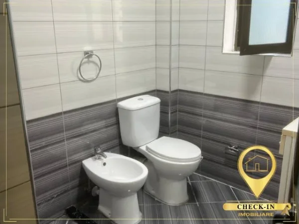 Tirane, jepet me qera apartament 1+1+Aneks+Ballkon , 65 m² 500 € (Rruga Karl Gega)