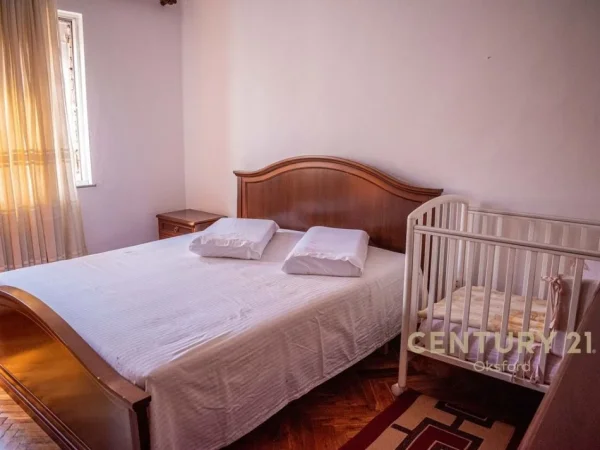 Tirane, jap me qera apartament 2+1 Kati 4, 71 m² 520 € (Pazari i Ri)