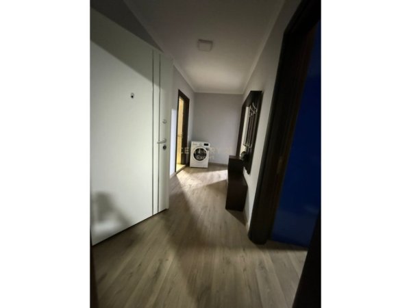 Tirane, jap me qera apartament 2+1 Kati 5, 84 m² 450 € (Oxhaku)