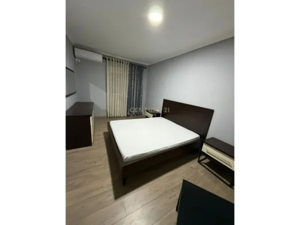 Tirane, jap me qera apartament 2+1 Kati 5, 84 m² 450 € (Oxhaku)
