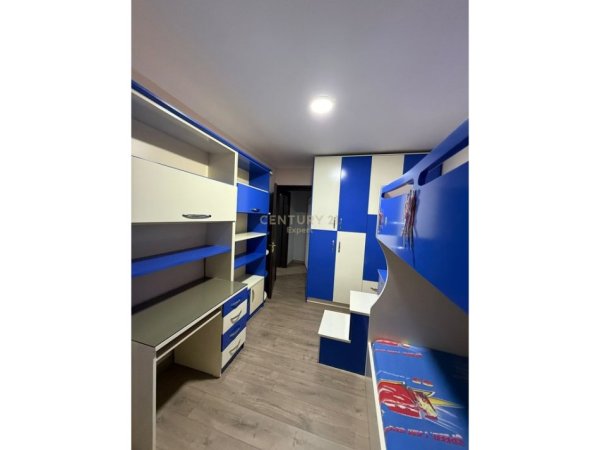 Tirane, jap me qera apartament 2+1 Kati 5, 84 m² 450 € (Oxhaku)