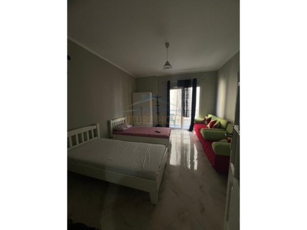 Durres, jepet me qera apartament 1+1 Kati 2, 44 m² 220 € (durres)