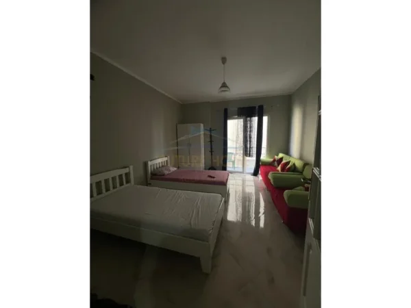 Durres, jepet me qera apartament 1+1 Kati 2, 44 m² 220 € (durres)