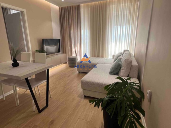 Tirane, jepet me qera apartament 1+1+Ballkon Kati 8, 60 m² 600 € 
