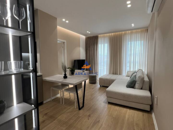Tirane, jepet me qera apartament 1+1+Ballkon Kati 8, 60 m² 600 € 