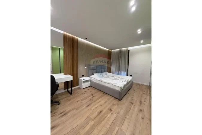 Tirane, jepet me qera apartament 2+1+Aneks+Ballkon Kati 4, 115 m² 1.500 € (Olimpiku)