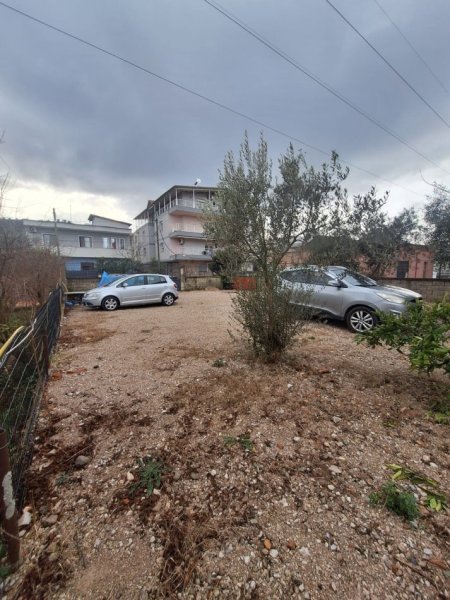 Tirane, jepet me qera toke , 700 m²