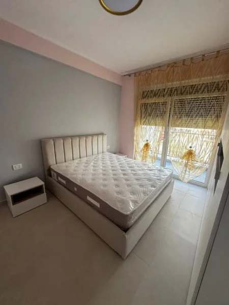 Tirane, jepet me qera apartament 2+1+Ballkon Kati 5, 110 m² 600 € (Rruga e 5 Majit)